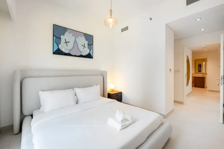 Exclusive 2BR Downtown Apt w Burj Khalifa Views