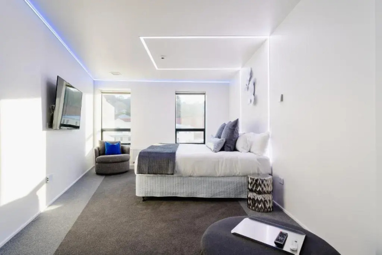 Quarters B2- Luxurious Studio