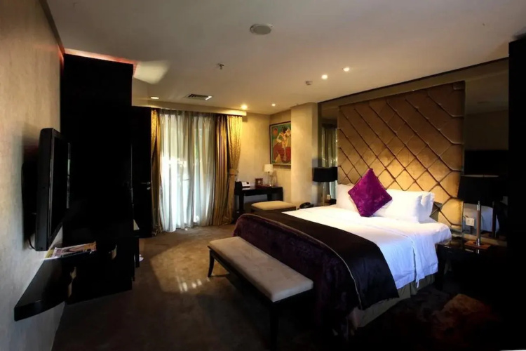 The Amaroossa Hotel