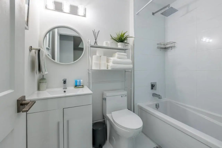Exquisite 2 Bedroom Apt, mins to the falls.