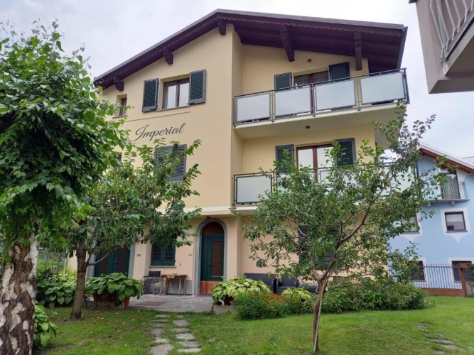3 Bedrooms Apartment