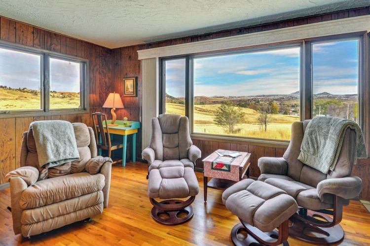 4 Bedrooms Cottage