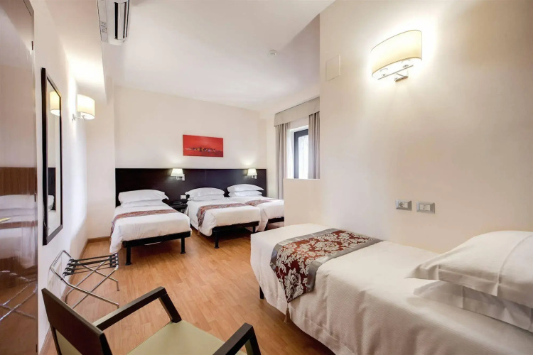 Regal Park Hotel