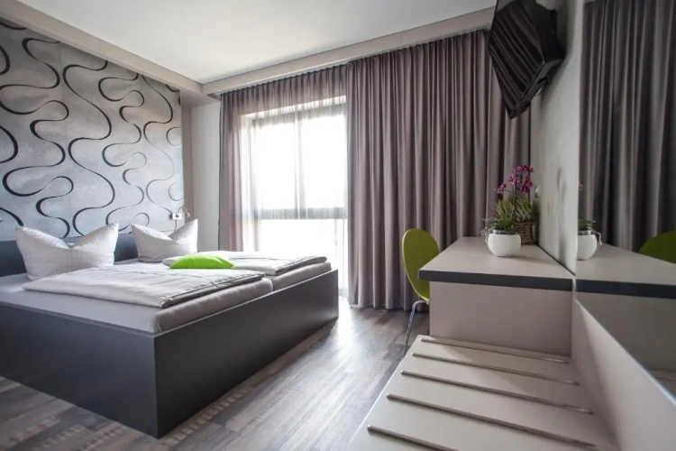 Standard Double room with city view