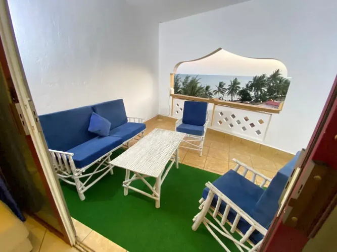 Lily Beachfront Apartments