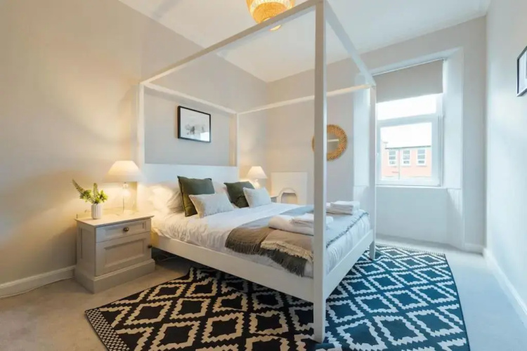 The Riverside Apartment (free parking)
