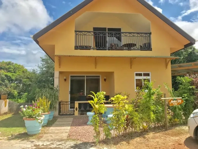2 Bedrooms Cottage