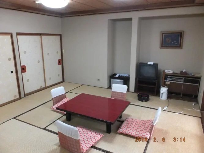 Economy room