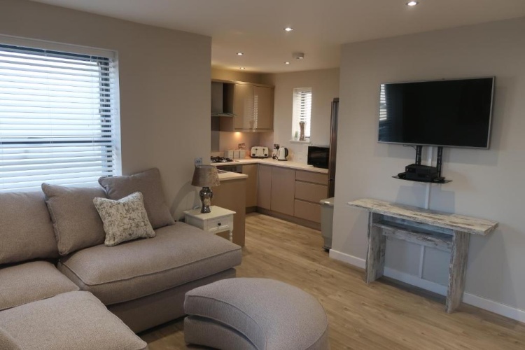 3 Bedrooms Cottage