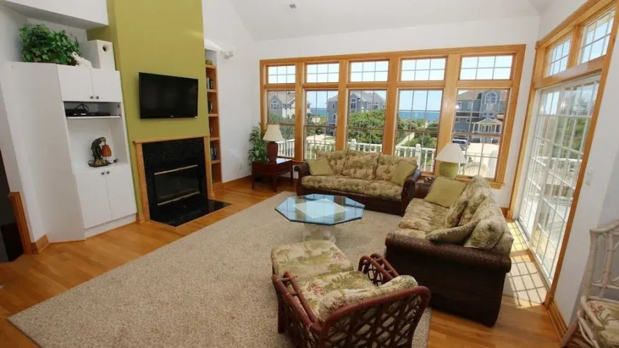 Flying Dutchman - 5 Br Home