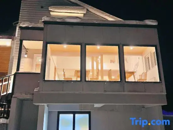 Snowball Hostel