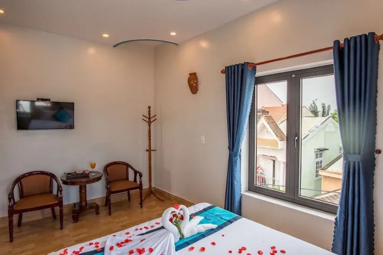 Minh An Riverside Villa