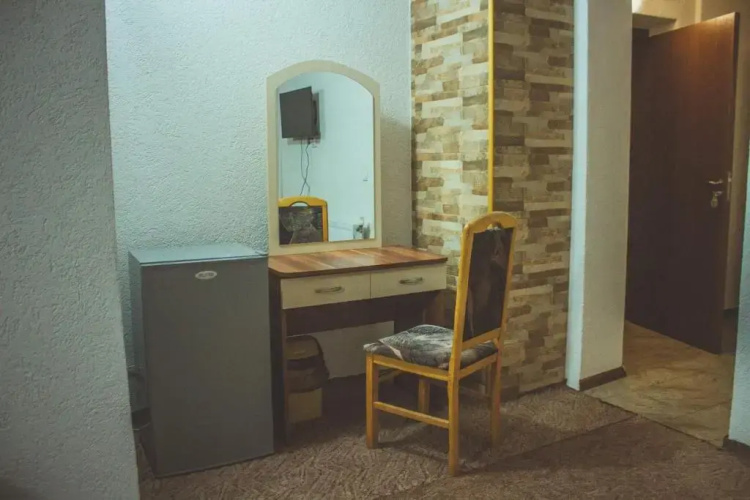 Edi Hotel
