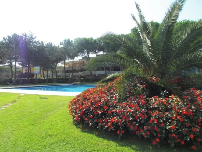Studio With Direct Access to the Pool