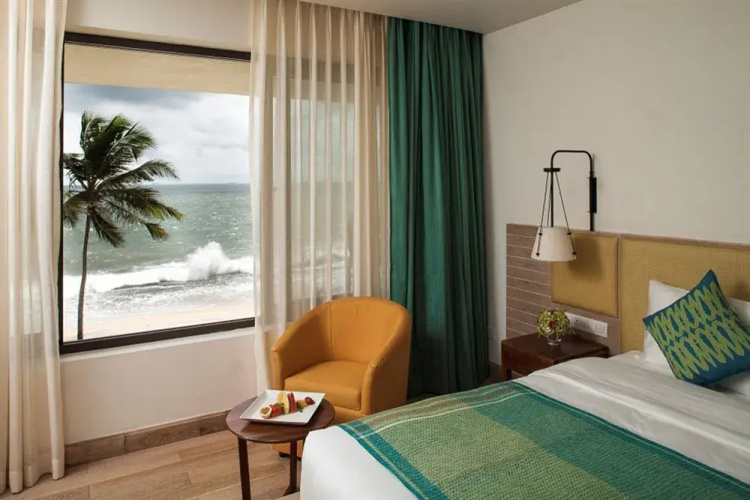 Reefs Edge Hotel