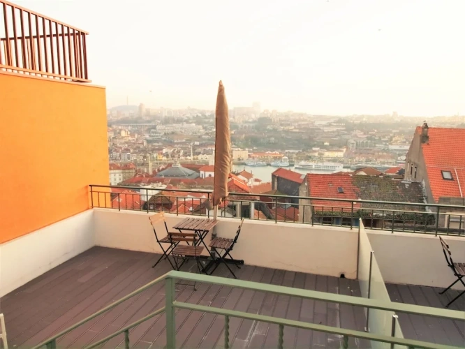 Studio with balcony and with river view