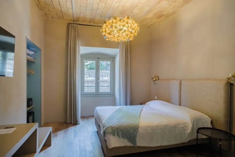 Superior Triple room with city view