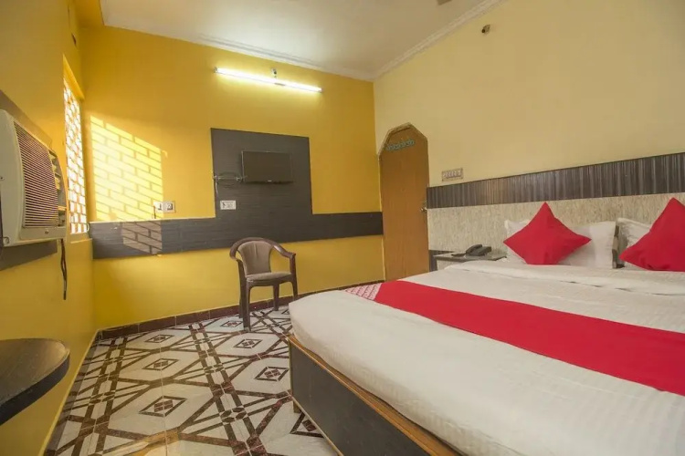 OYO 27610 Hotel Landmark