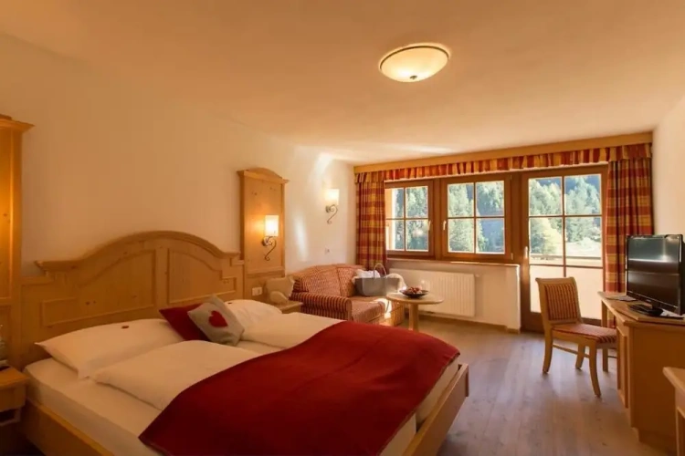 Comfort Double room with balcony and with mountain view