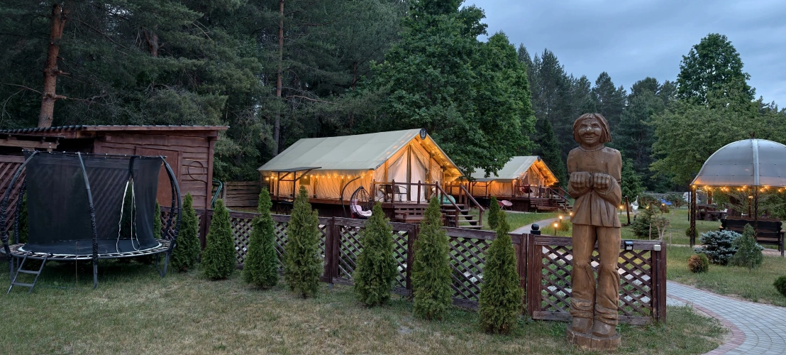 "Hog" Glamping with balcony and with view
