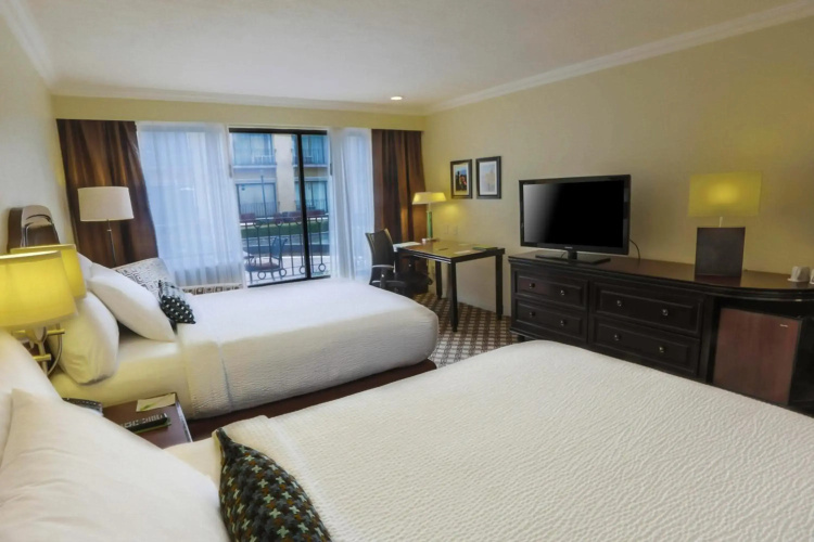 Courtyard by Marriott Toluca Airport