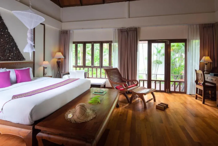 Royal Lanta Resort & Spa  (SHA Extra Plus)