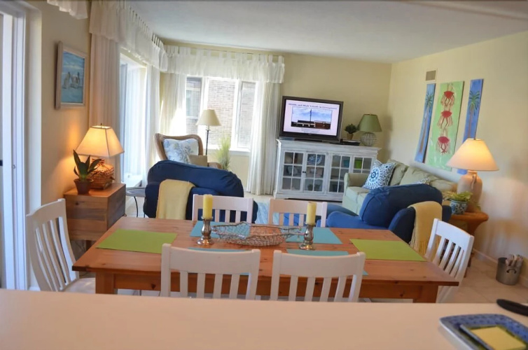 PPV F-3 - 2 Br Condo