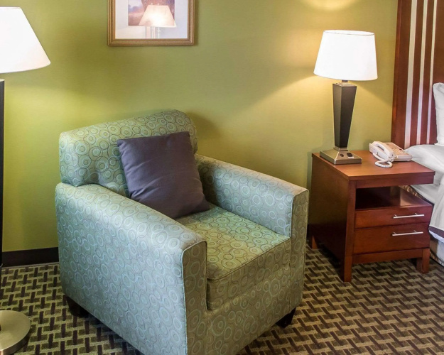 Days Inn by Wyndham Austintown