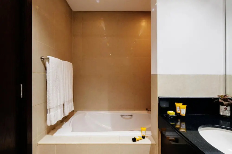 Fantastay Downtown Blvd 8
