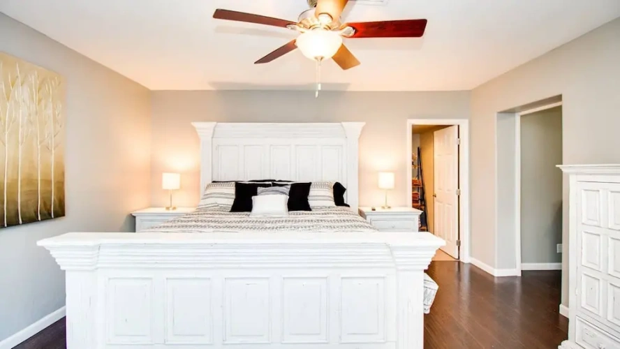 5 Bedrooms Studio