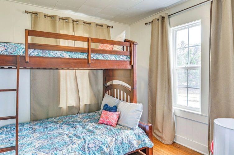 2 Bedrooms Apartment