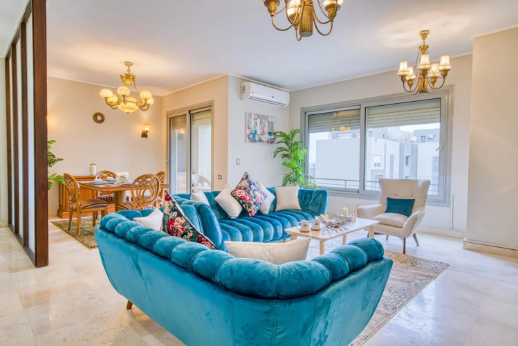 Luxurious 1 BR Apartment near Point 90 Mall✯