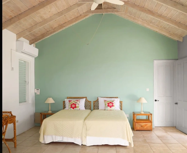 4 Bedrooms Villa