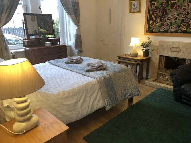 Homely Spacious Cottage in Central Location