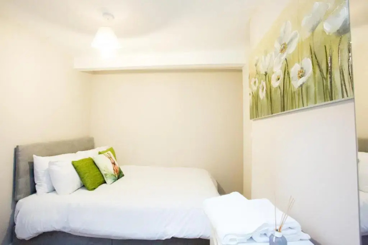 Bridge Street Apartment