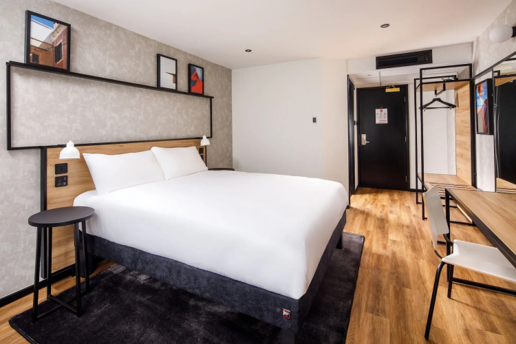 Ibis Wakefield East - Castleford