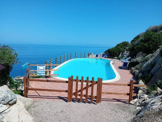 2 Bedrooms Villa with balcony and with garden view