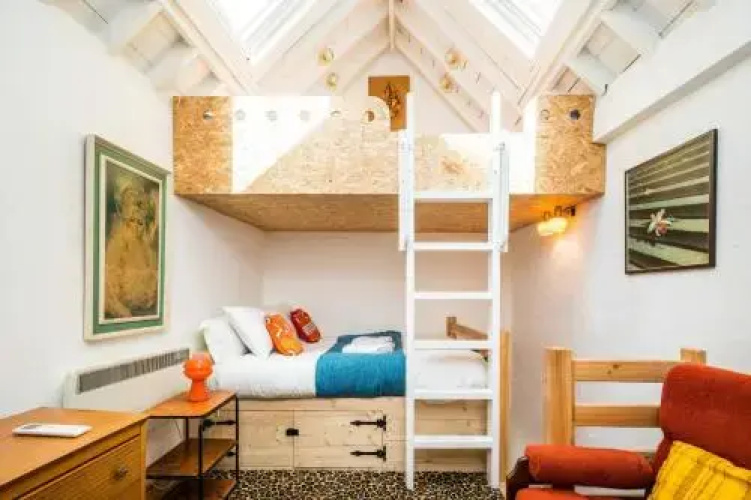 CUTE HOUSE IN SOHO - quiet and unique!
