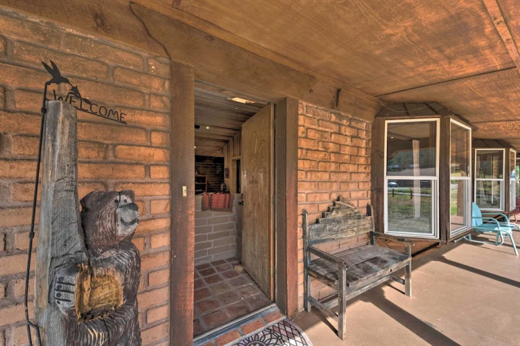 Rustic Ranch Retreat w/ Yard: 16 Mi to Ski Apache!