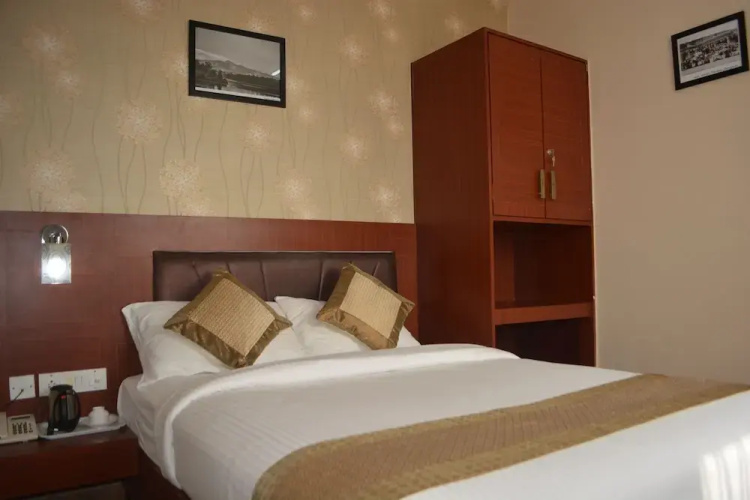 Emerald Suites By Kallate