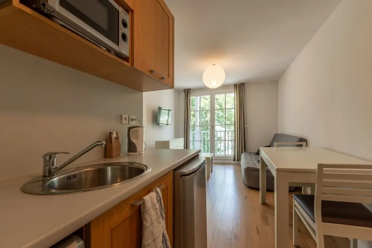 1 Bedroom Apartment