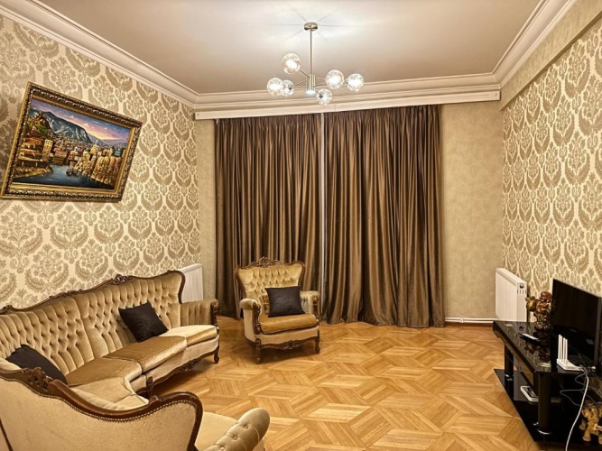 3 Bedrooms Apartment