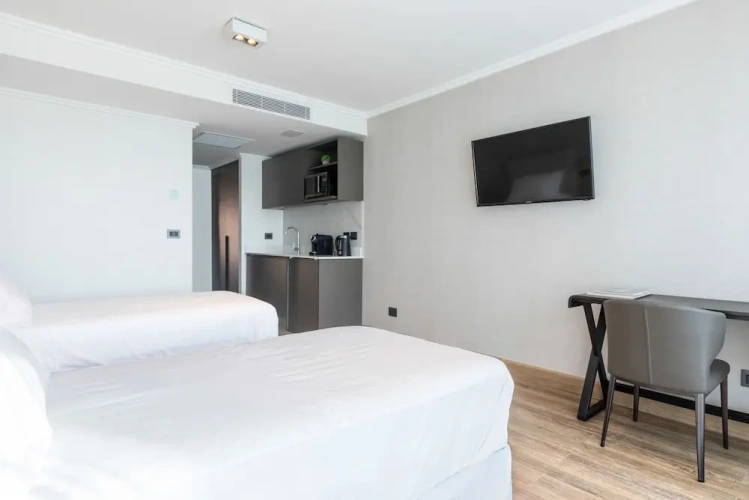 Deluxe Twin room with balcony
