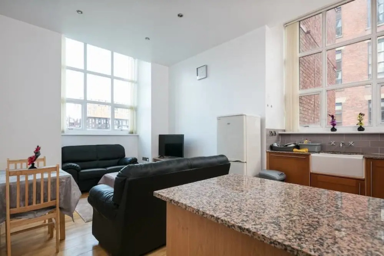 Apartment 33