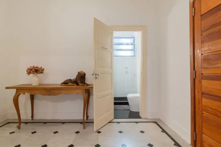 Space and Comfort in Copacabana D405