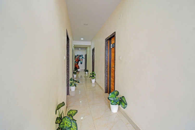Fabhotel La Vista Inn Grand