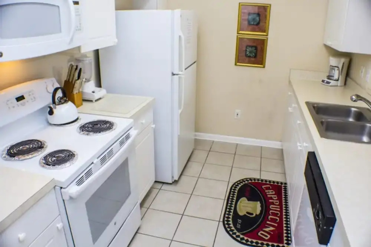 Windsor Palms 8102 - 104