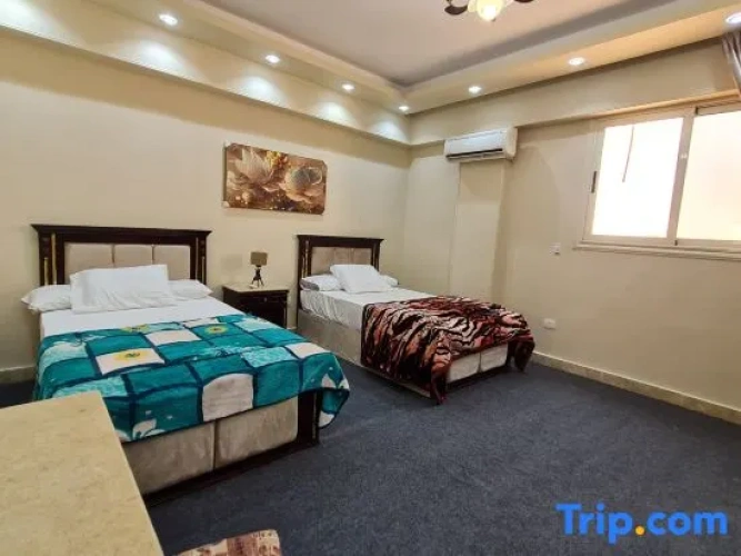 3 Bedrooms Apartment