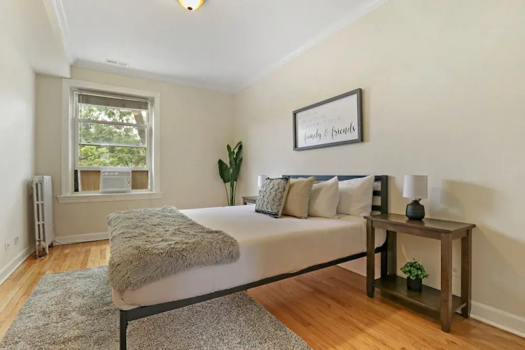 Chic 2BR Near Irving Park - Cullom D3