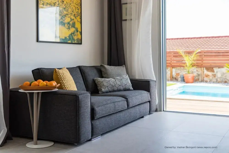 Villa for two Person With Pool in Peroj